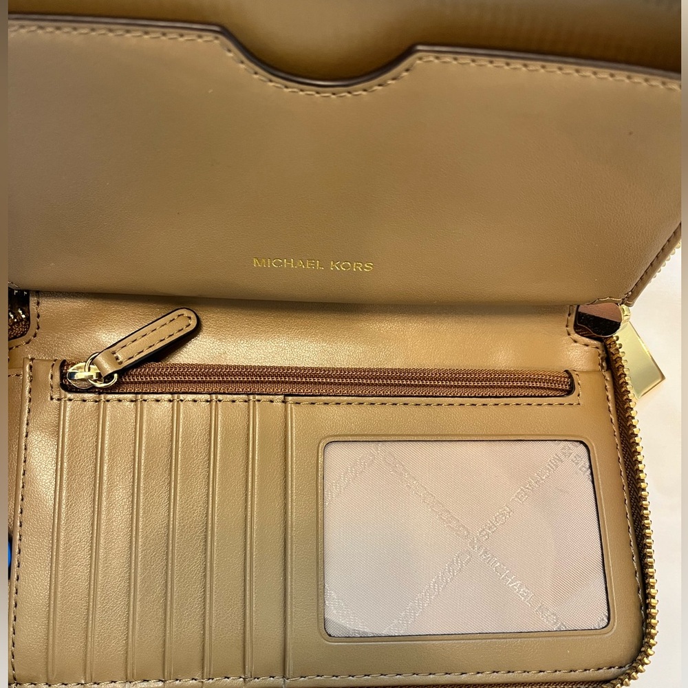 MICHAEL KORS Jet Set NWOT 
Saffiano Leather Medium Wristlet Wallet Camel 6 Cards - Picture 6 of 6
